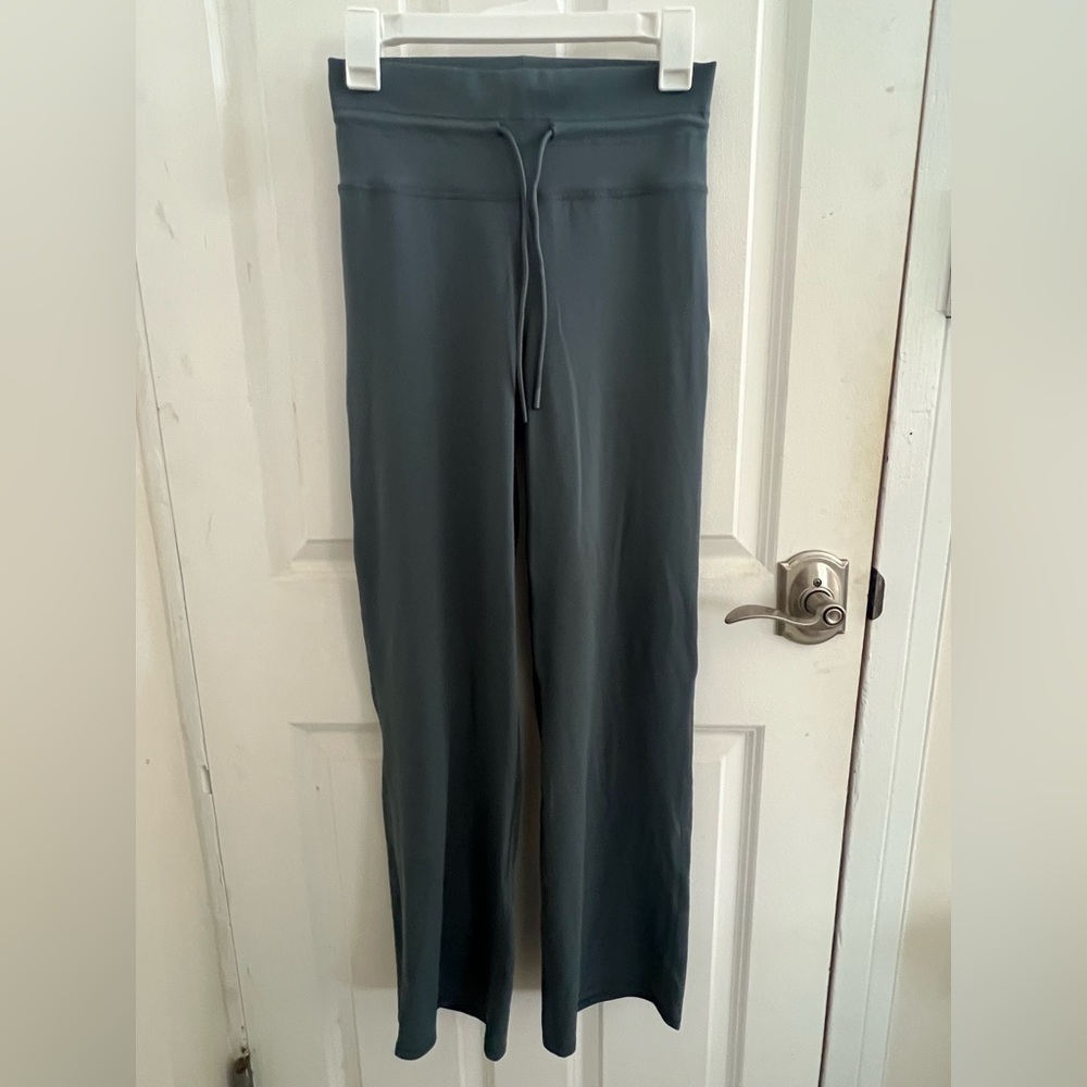 Vuori Daily Wideleg Pant